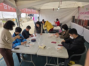 [여성/편의/복지] 제19회 청송사과축제 '2025 여성장애인 작품전시 및 한지공예체험 사업' / 지회 홍보…